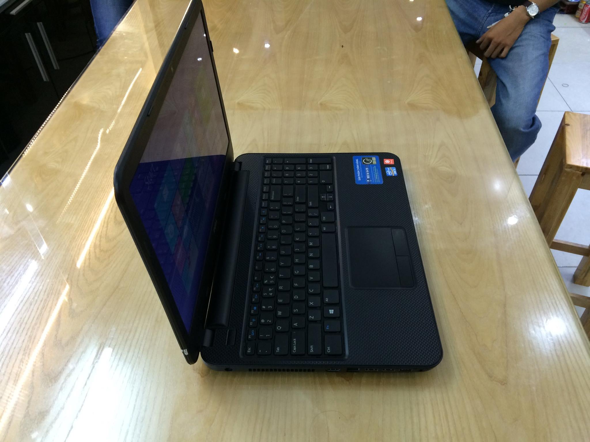 Laptop Dell Inspiron 3521.jpg